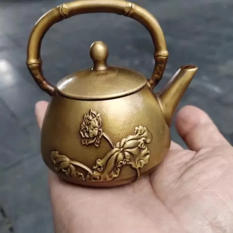 

Antique Brass Lotus Handle Wine Pot Home Tea Ceremony Craft Decoration