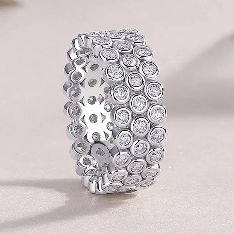 Anillo Delicado Huitan para Mujer con Incrustaciones de Circonita Cúbica Redonda Brillante para Fiestas, Accesorios Femeninos Diarios, Joyería Elegante para Bodas