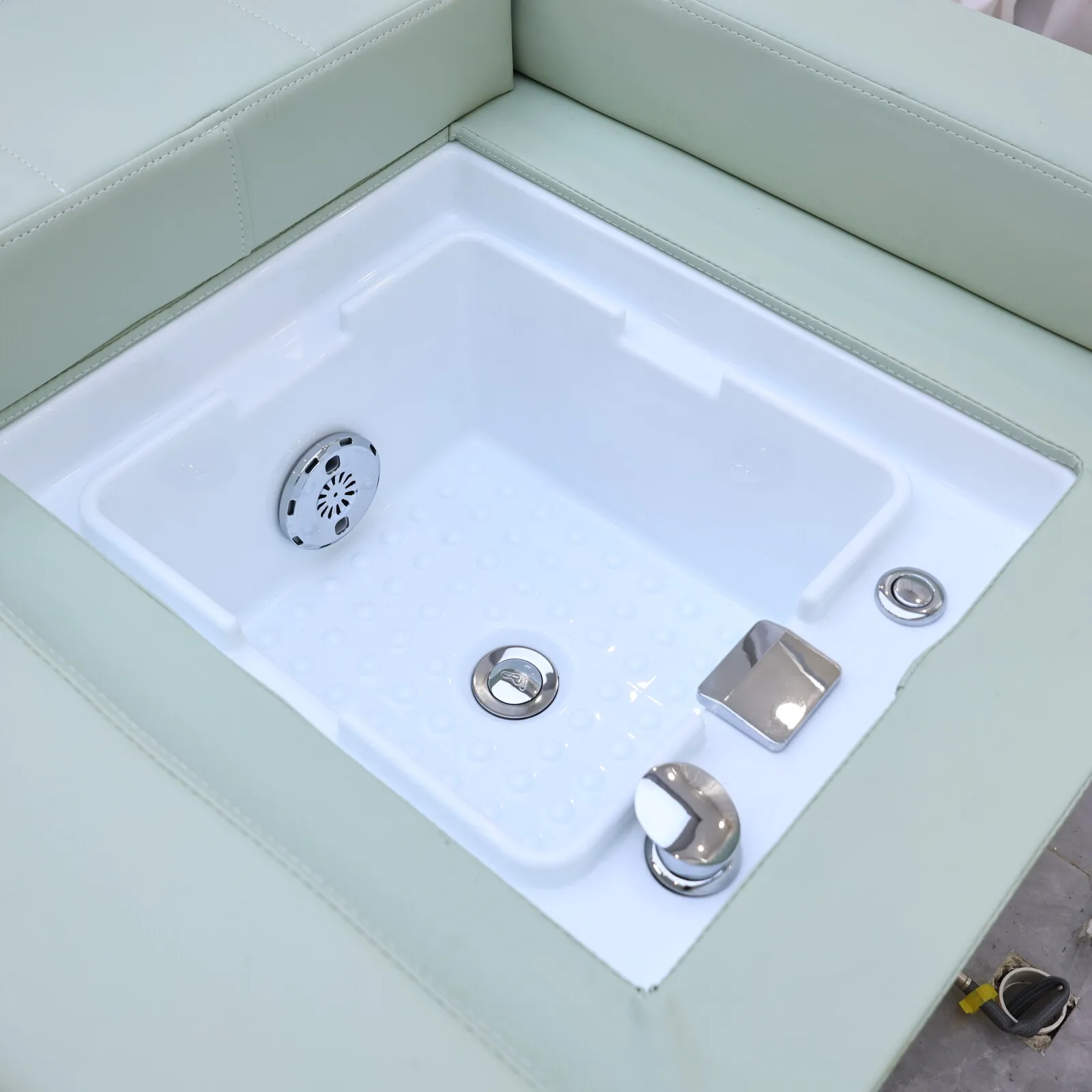 Elektrisches Shampoo-Liegebett in Erdtönen mit Massagefunktion – All-in-One-Salonstation mit Begasung, Fußbad und Haarwaschbecken – Detail 32