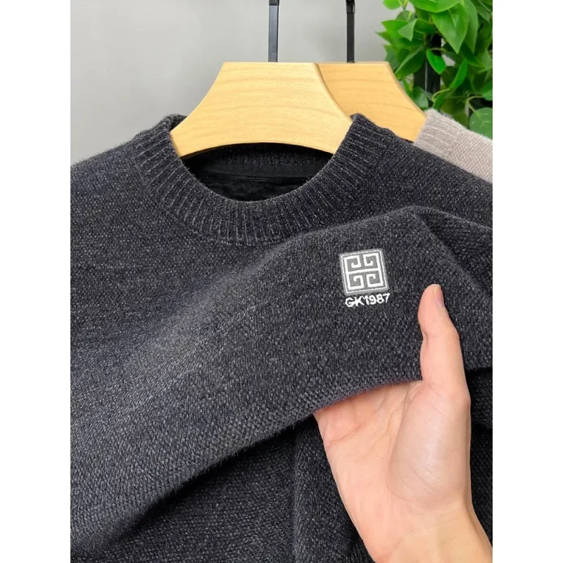 

High End Winter Chenille Sweater for Men with Plush and Thickened Luxurious Round Neck Integrated Velvet Knitted Pullover Casual