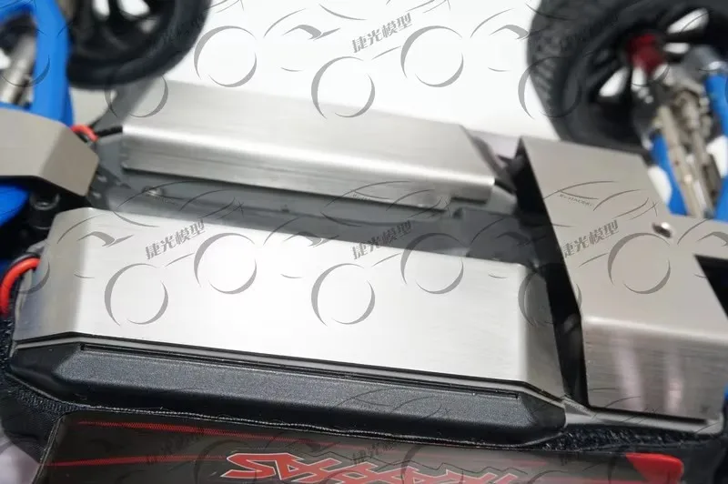 แผ่นป้องกันแชสซีสแตนเลสความแข็งแรงสูงเกราะป้องกันแชสซีสำหรับ 1/16 TRAXXAS SUMMIT E-REVO SLASH VXL