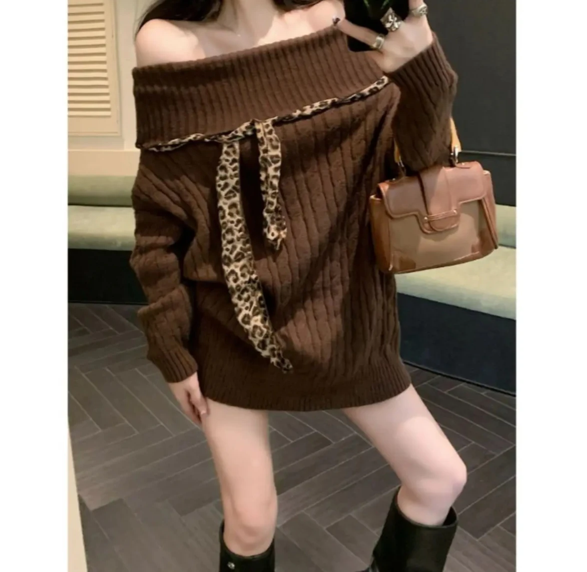 Ropa Otoño Invierno estampado de leopardo lazo fuera del hombro cuello suéter de manga larga mujer Top frito longitud media