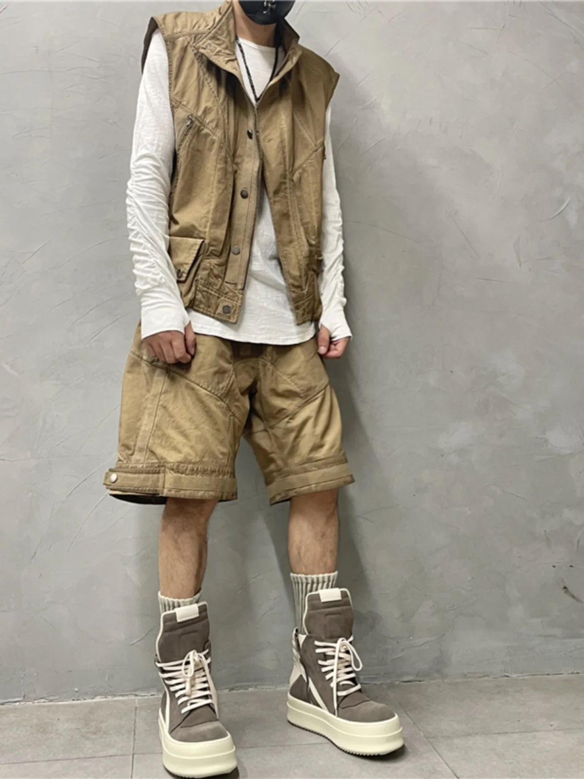 High Quality Retro Wasteland Style Wear Distressed Cargo Shorts Personality Stitching Loose Casual Trend Middle Pants