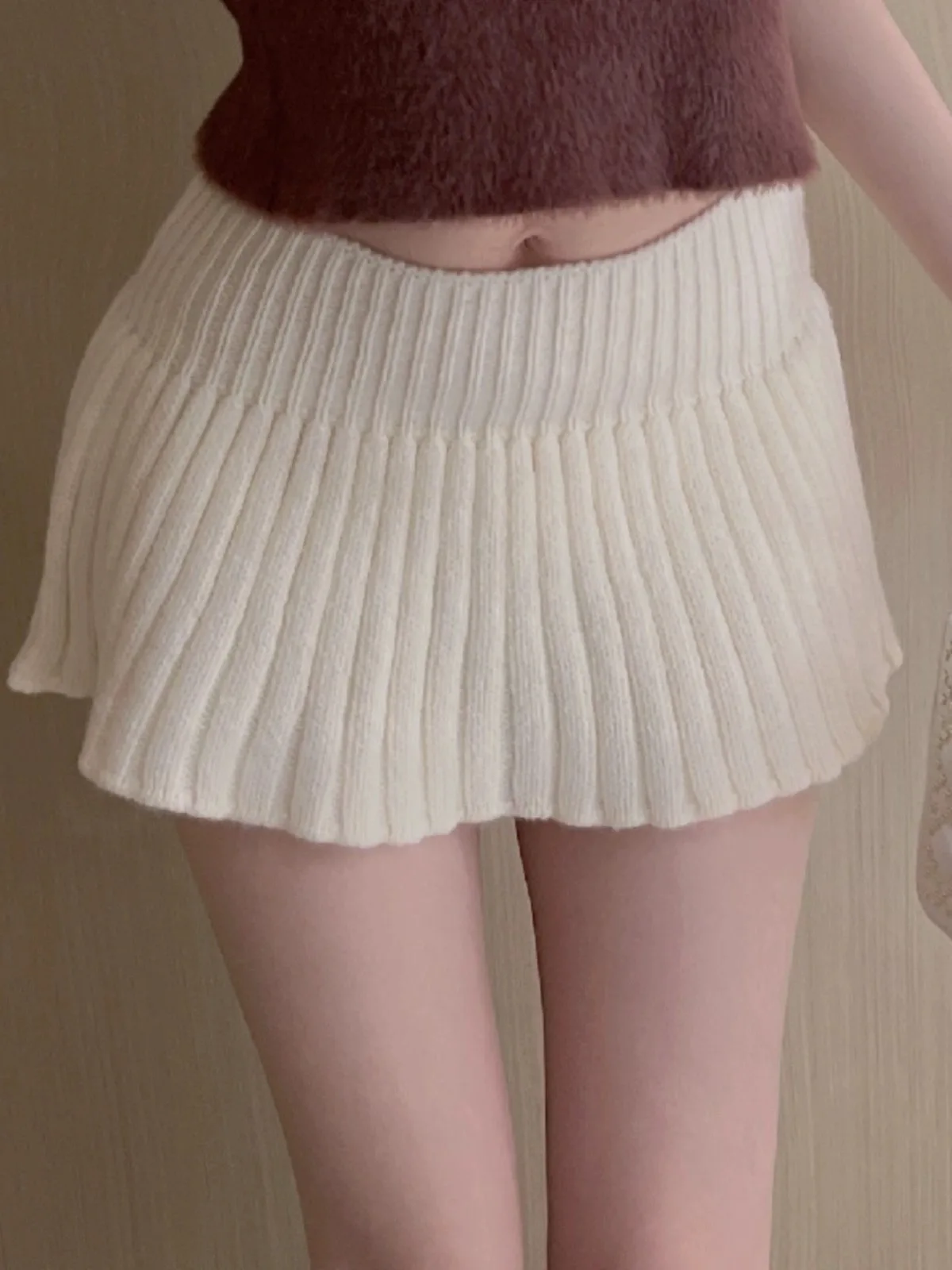 Winter solid White Color A Line High Waist Cute Dance Pleated Skirt ladies Elastic Ribbed Sexy Knitted Thick Mini Skirt for GIrl