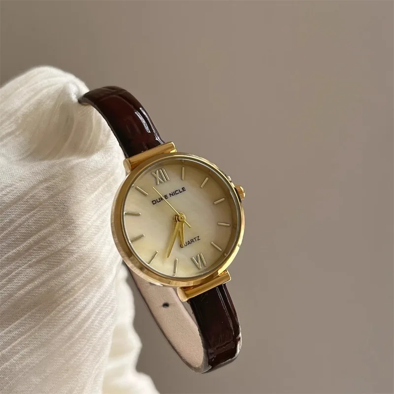 

Vintage Women's Quartz Watch Round Exquisite Roman Clock Premium Leather Waterproof Women's Watch