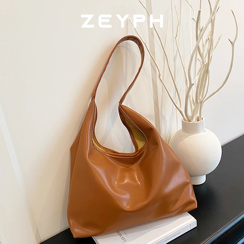 

Zeyph Simple Designer Style Four Seasons Casual Style Women s Shoulder Bag Handbag Pu Material
