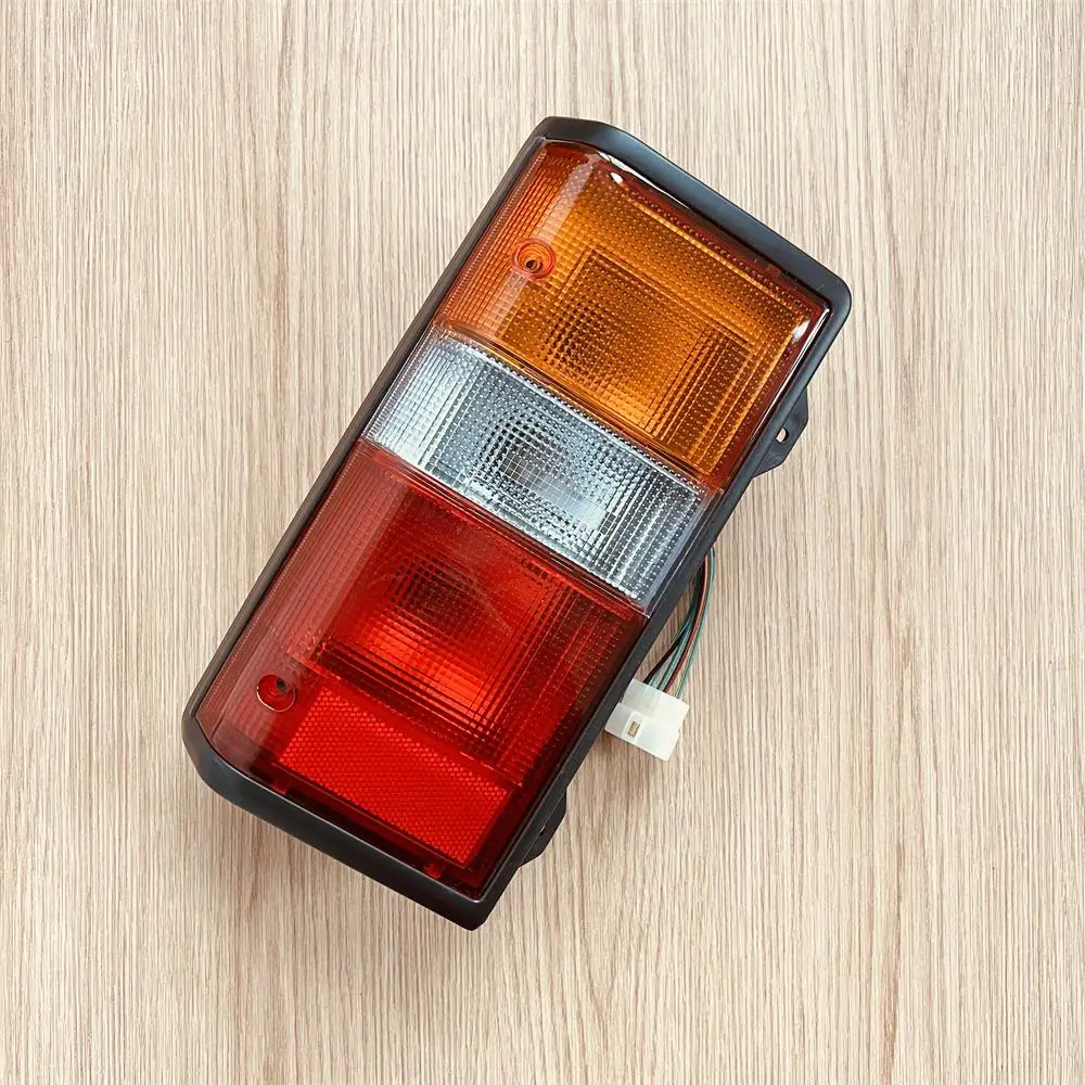 for Tail Lamp Tail Light Compatible with 1986-2001 Nissan Urvan Escapade E24 Model Taillamp Taillight B6555-01N00 B6550-01N00