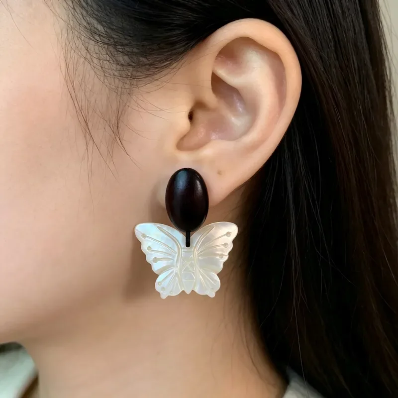 Natural white butterfly shell carved butterfly earrings matte ebony splicing long earrings niche gentle women earrings