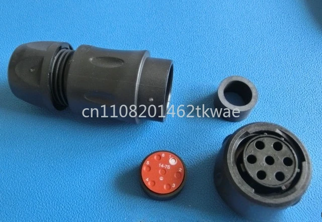 UTS6GJC147S UTS Series Circular Connectors, Female Cable Connector, Straight Plug, 7 Contacts, No Contact Pins, Bayonet