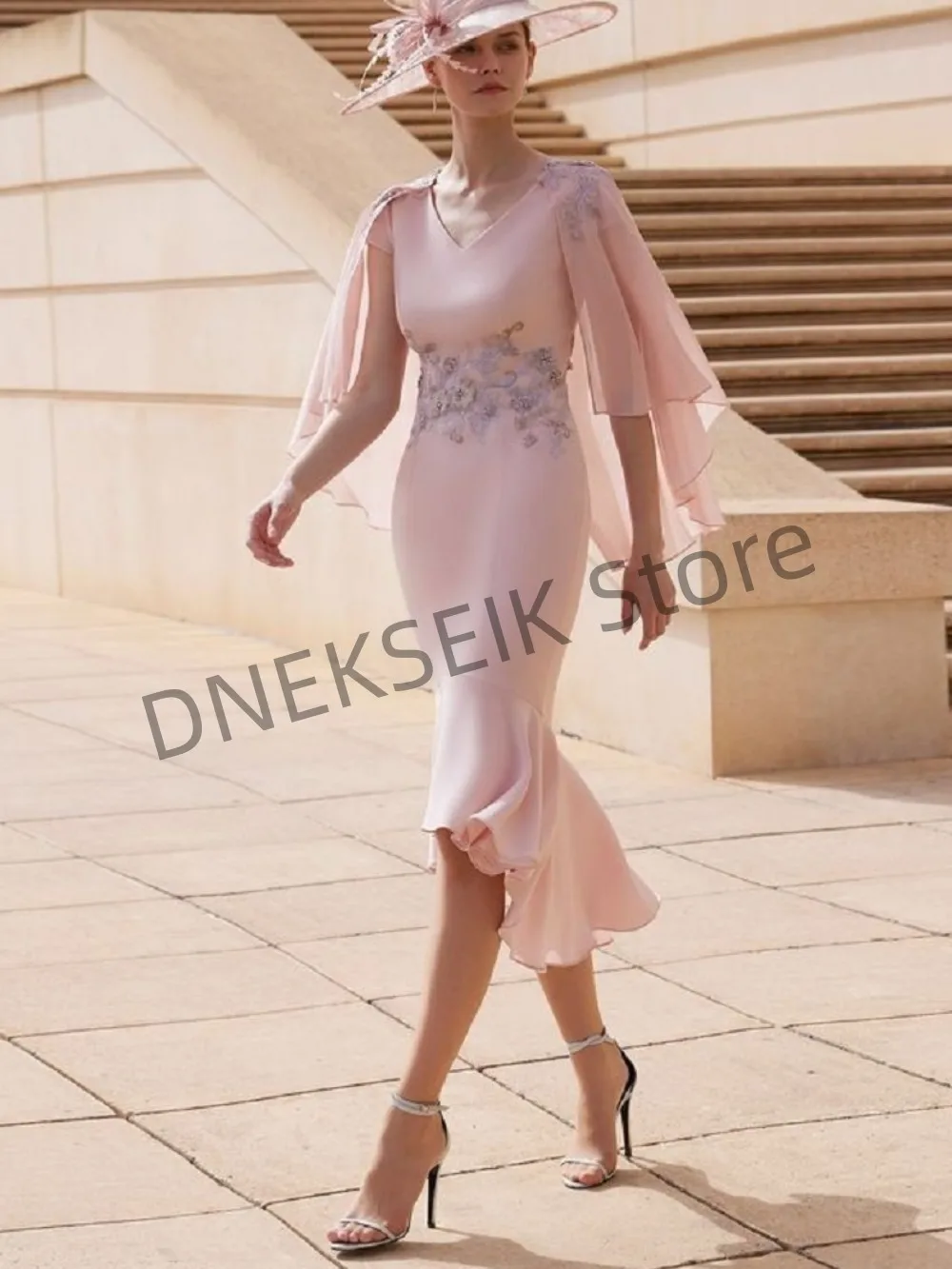 Elegance Pink Plus Size Evening Mother Of The Bride Dresses V-Neck Knee Length Chiffon With Tulle/ Weeding Guest Dress For Mothr