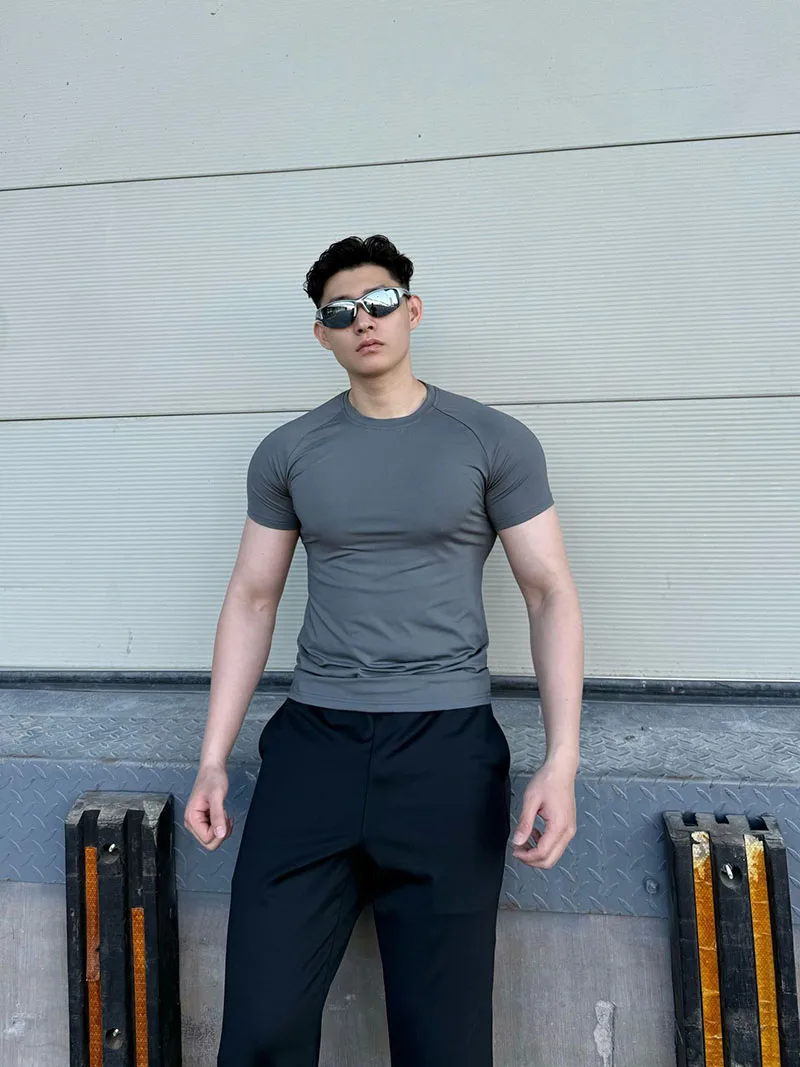 Men's Slim Fit Quick Dry Nylon Blend T-Shirt, Breathable Raglan Sleeve Athletic Top for Gym Running Training Sports Activities