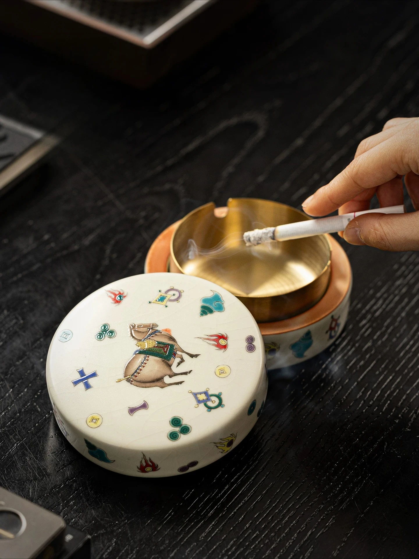 Chinese Vintage Covered Porcelain Ashtray Copper Inner Tank Wealth Horse Pattern Tabletop Smoking Accessory Gift