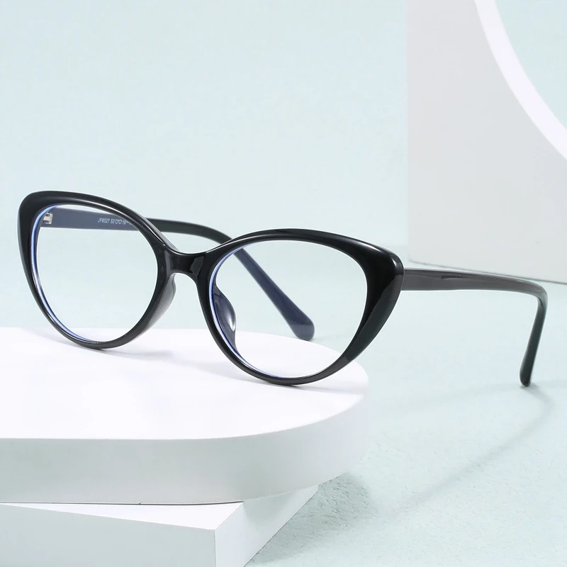 

​​2025 Trendy Cat Eye Anti-Blue Light Glasses, High-End Personalized Street Photography Myopia-Compatible UV Protection Fashion​