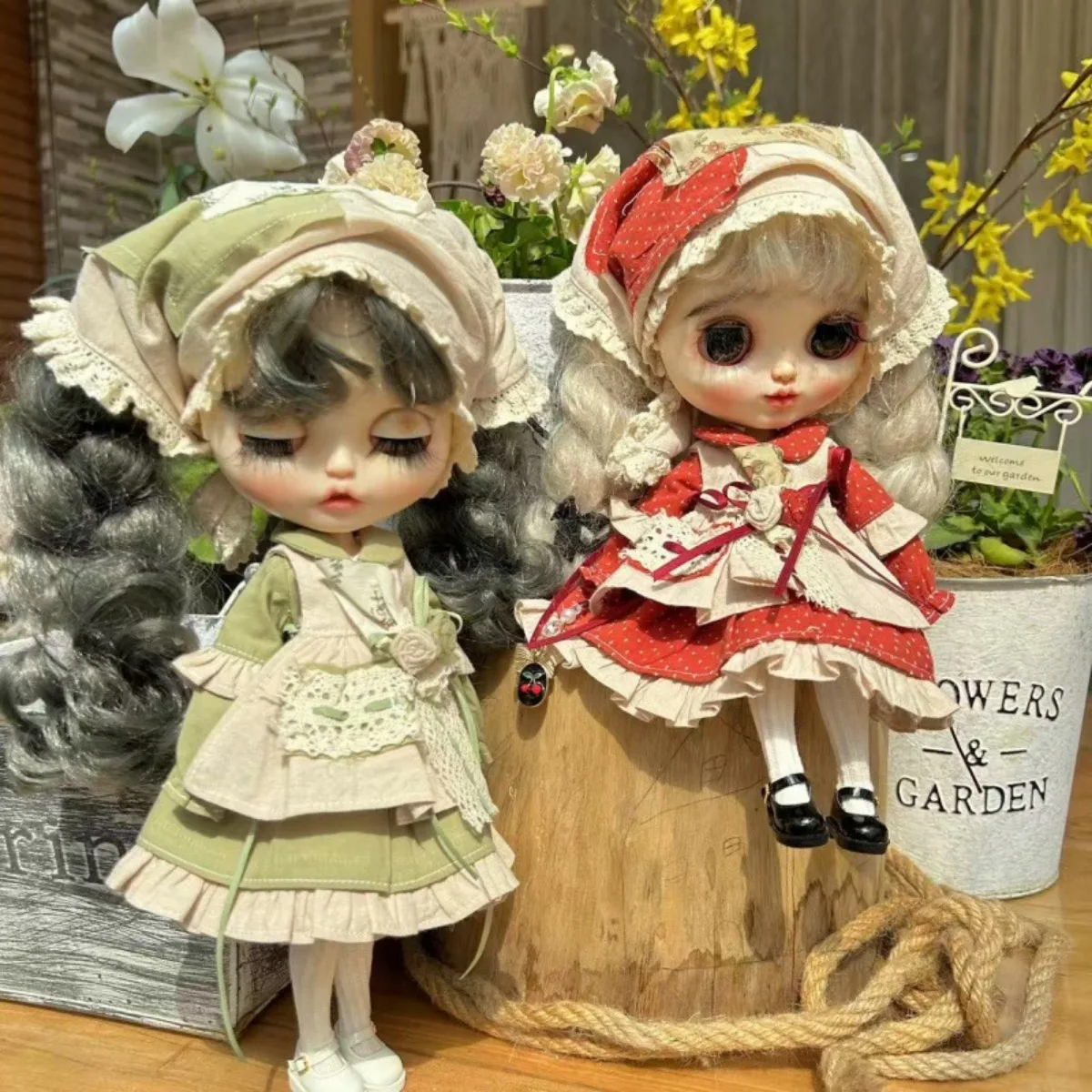 

4 Colors Doll Clothes Sweet Retro Dress Outfit for Blythe Doll OB22 OB24 Azone - Summer Windmaid Lace Costume Set with Bonnet