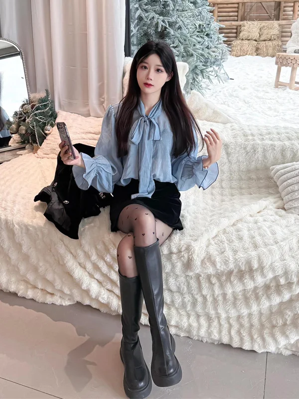 

Синяя блузка с бантом для женщин, осенняя новинка, элегантный топ с расклешенными рукавами, французский стиль, из полиэстера, с длинными рукавами