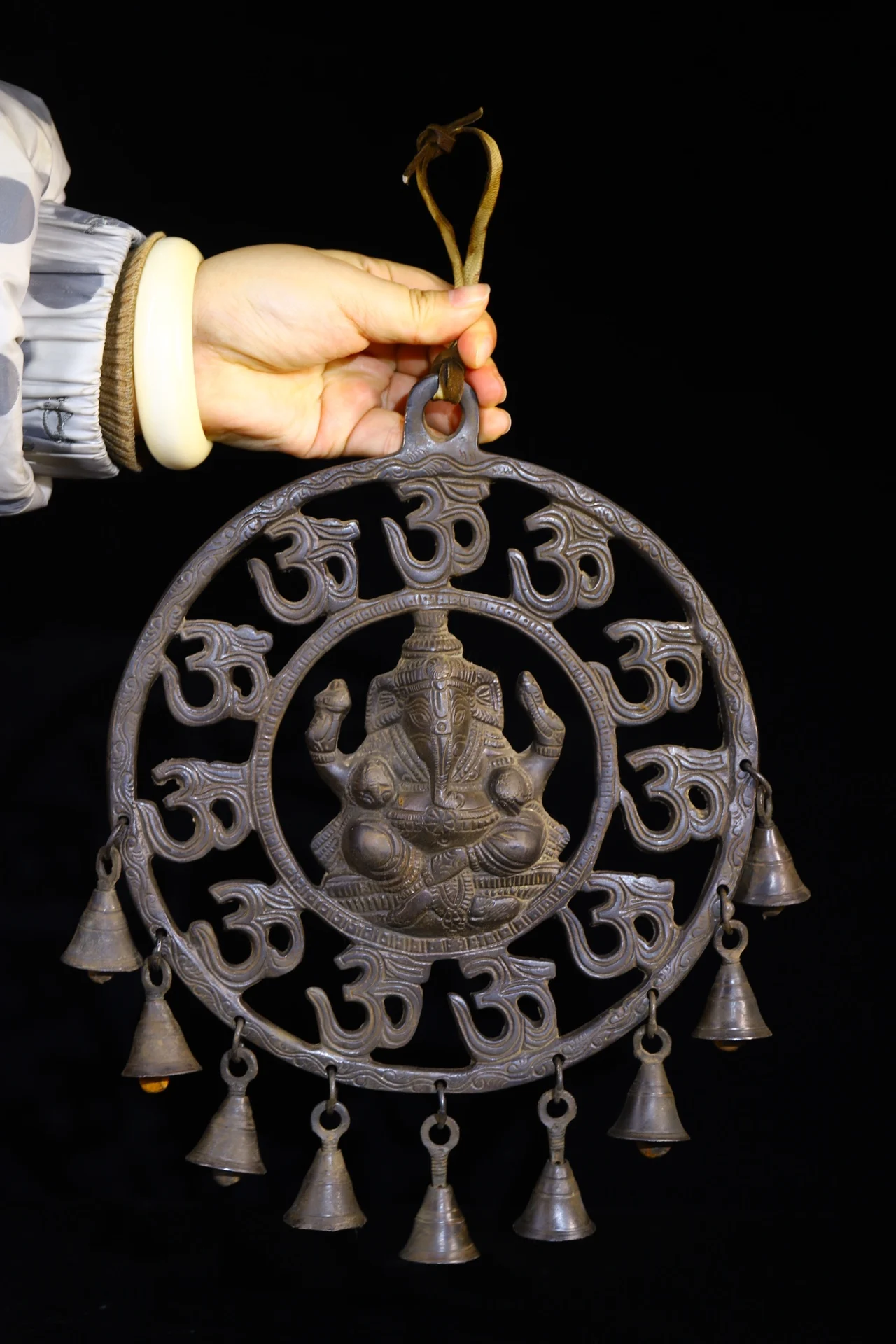 

12"Xizang Folk Collection Old Bronze Cinnabar GANESH Buddha Six Character Proverbs Buddha Wheel Aeolian Bells Worship Hall