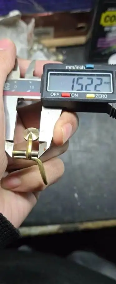 factory-clarinet-key-accessories