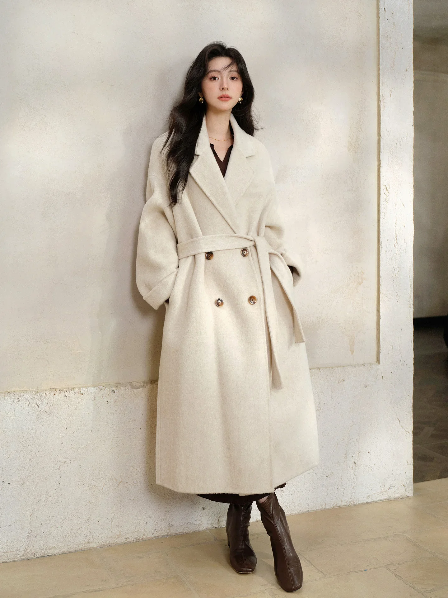 Elegant Long Wool Overcoat Women Warm Camel-Feel Double-Faced Coat Soft Lapel Winter Outerwear with Sleek Timeless Silhouette
