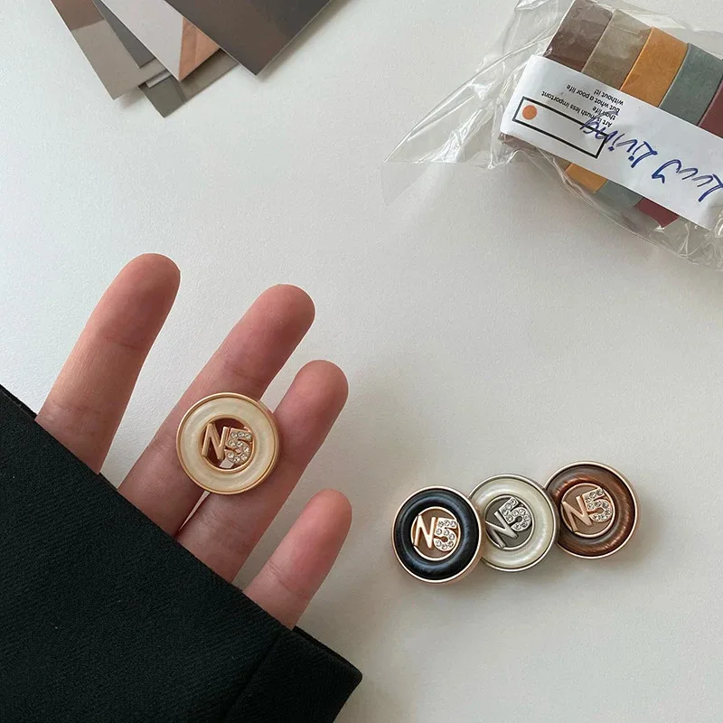 زر خياطة فاخر للملابس ، إكسسوار المعطف ، ديكور يدوي الصنع ، ذهبي وأسود ، N5 ، 6: #4