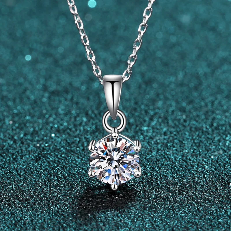 18K White Gold and Platinum PT950 Necklace for Women 1 Carat Moissanite Six Claw Pendant Necklace Clavicle Chain