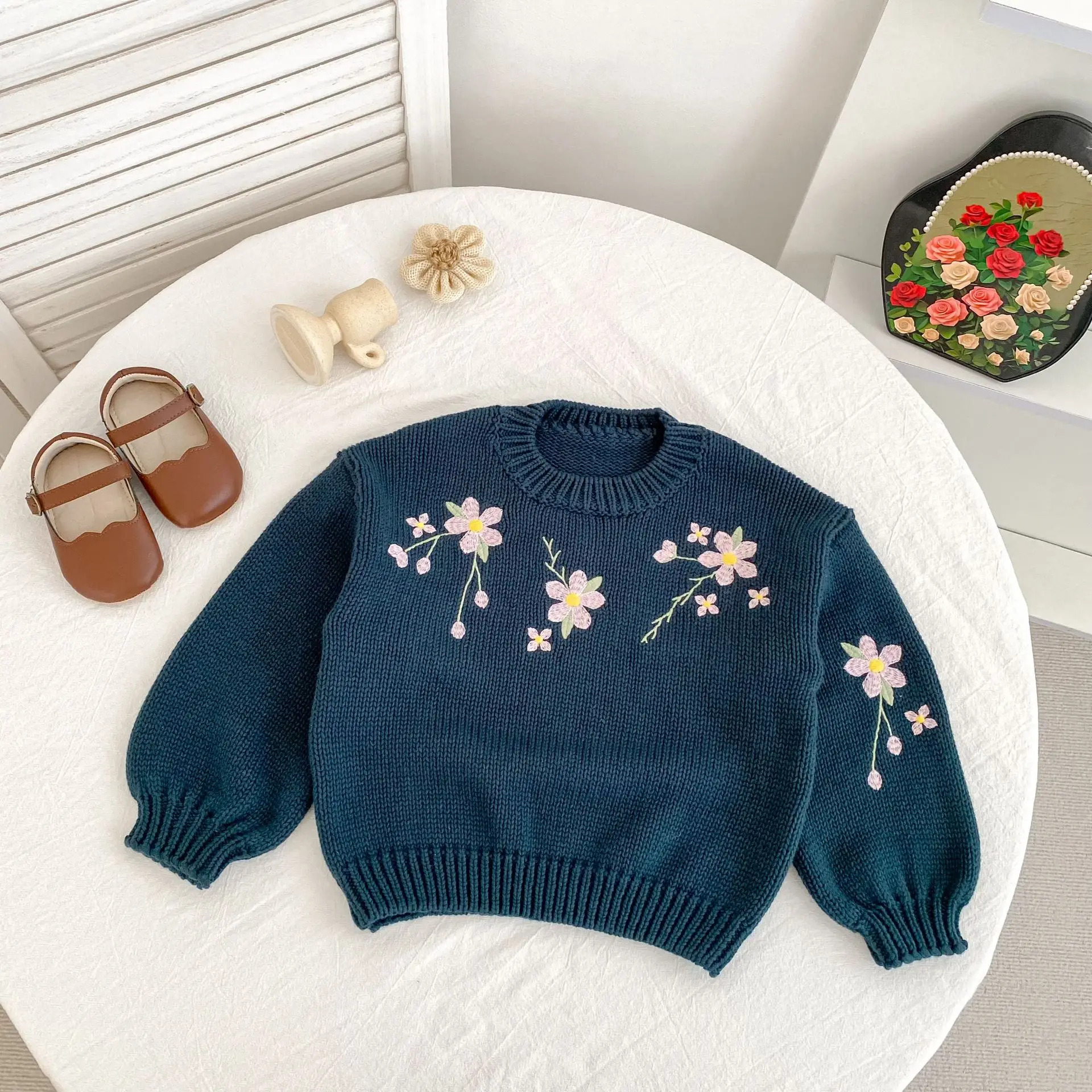 

2025 Autumn New Kids Sweaters Embroidery Girls Sweaters O Neck Kids Girls Knitwear Fashion Girl Sweaters