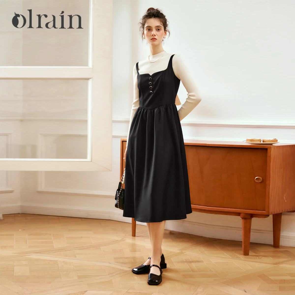 

OLrain Women's Hepburn Style Black Dress 2025 Autumn Square Collar Chiv Button Midi Folds Elegant Long Dresses M56QL93656