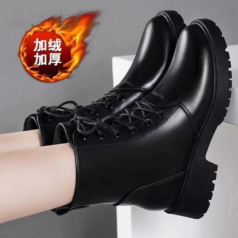 

2024, модные ботинки martin, увеличивающие рост, осенне-зимняя новая коллекция в британском стиле с бархатными кожаными сапогами для женщин