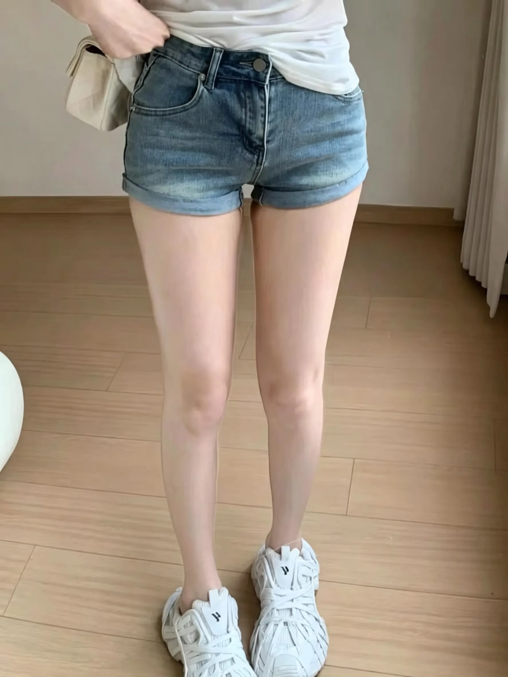 Slim Fit Low Waist Cuffed Denim Shorts Women Summer Washed Cotton Stretch Bootcut Hot Pants Versatile Stylish Trendy Short Jeans