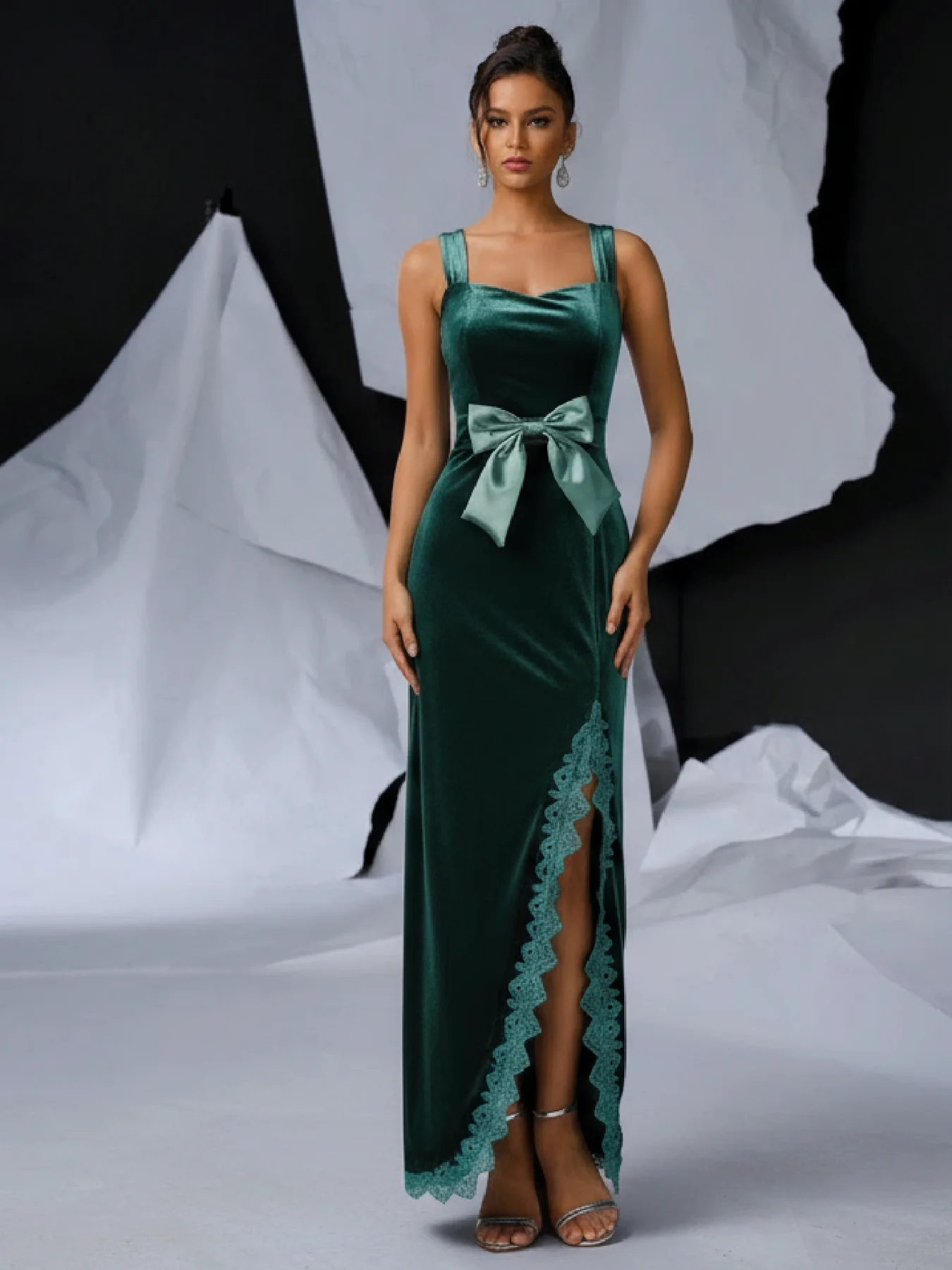 Women's Velvet Suspender Dress with Elegant Bow and Lace Slit Skirt, suitable for Wedding Parties and Dances