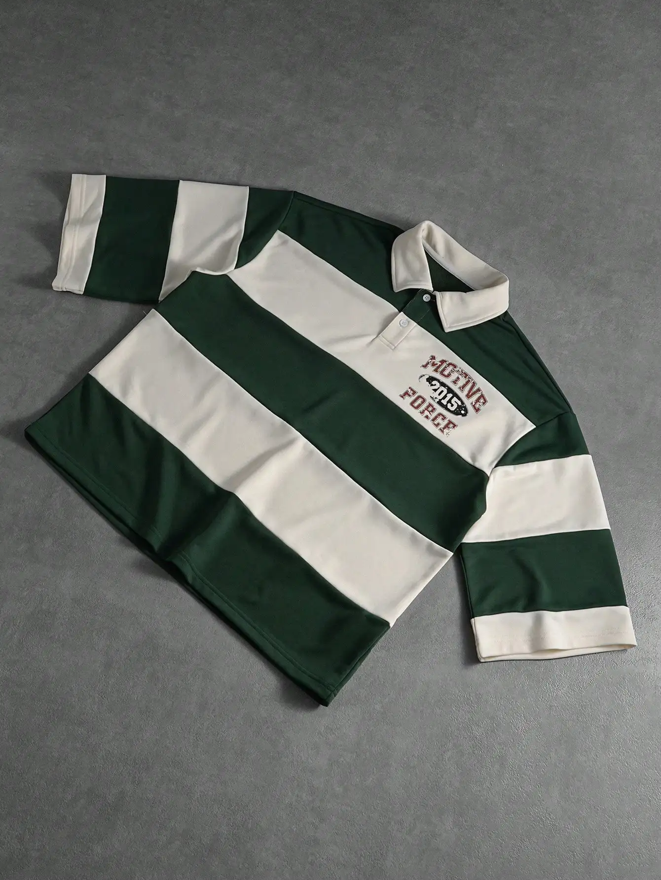 

Men's Loose Fit Striped Polo Shirt with Embroidered Graphic - Green & Cream