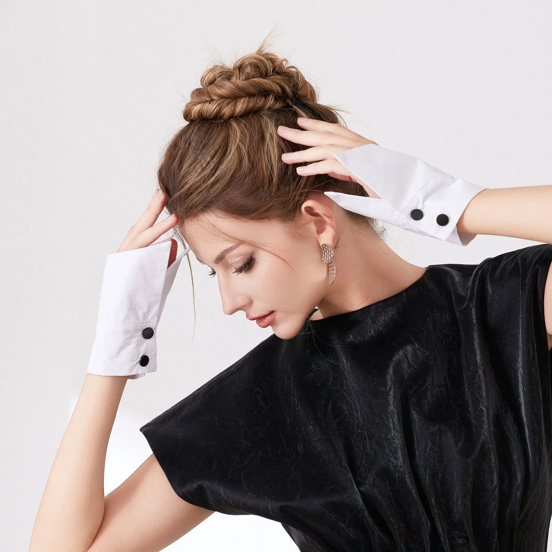 Women's Flower Trim Detachable Fake Sleeves Cotton Chic Irregular Collar Cuff Set Accessories