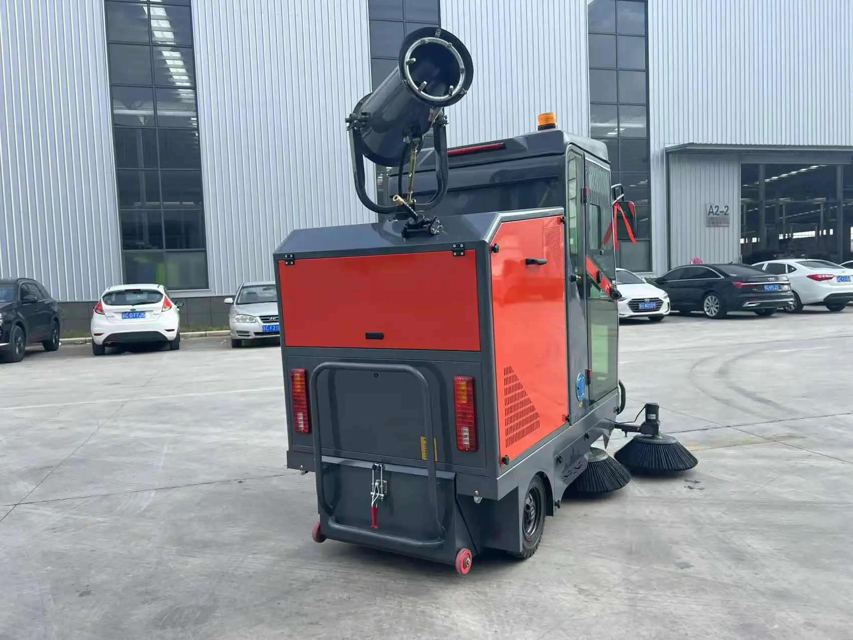 New Ride-On Industrial Road Sweeper High Density Wear-resistant Nylon Side Brush Double Brush Electric Dust Cleaner