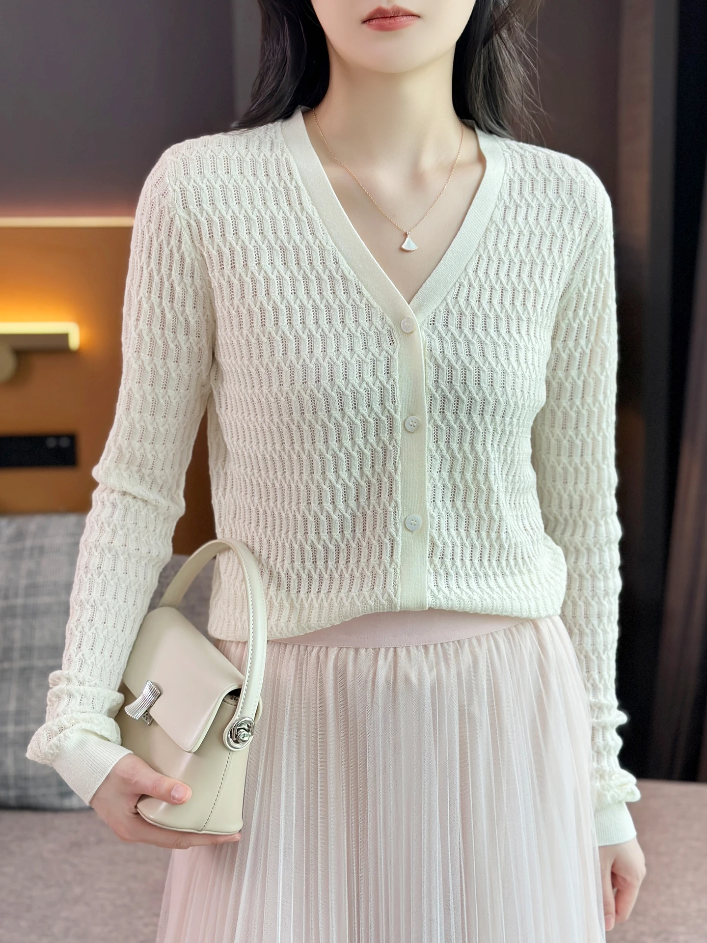 

ZuoZuoJia V-Neck Hollow out Silk Linen Blend Knitted Cardigan Women's Soft French Style Long Sleeve Sun Protection Thin Sweater