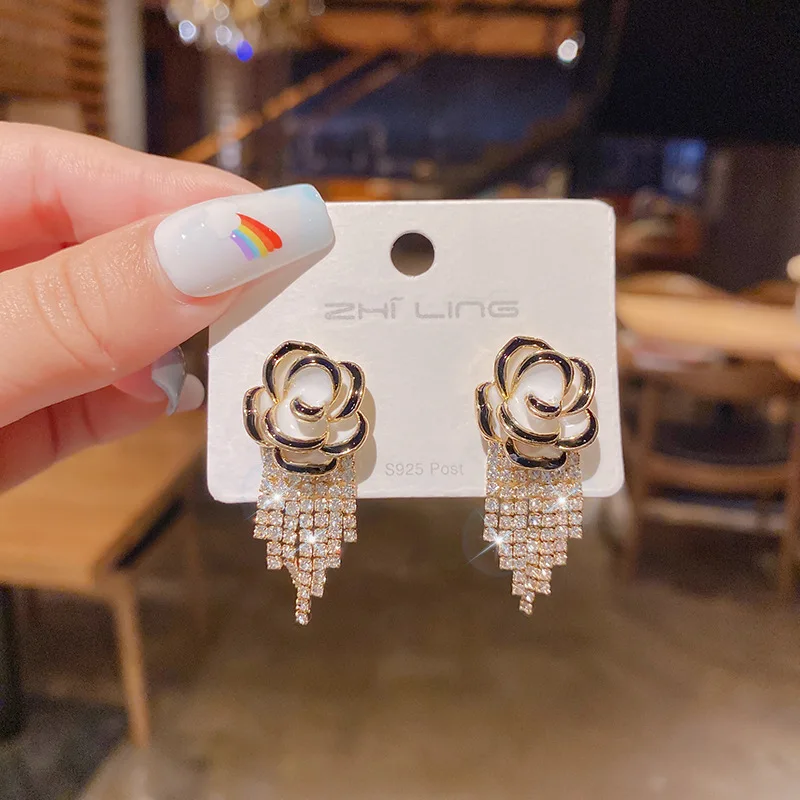 New Three-dimensional Flower Tassel Rhinestone Earrings For Women  Female Light Luxury Temperament Fashion Party Jewelry Gift