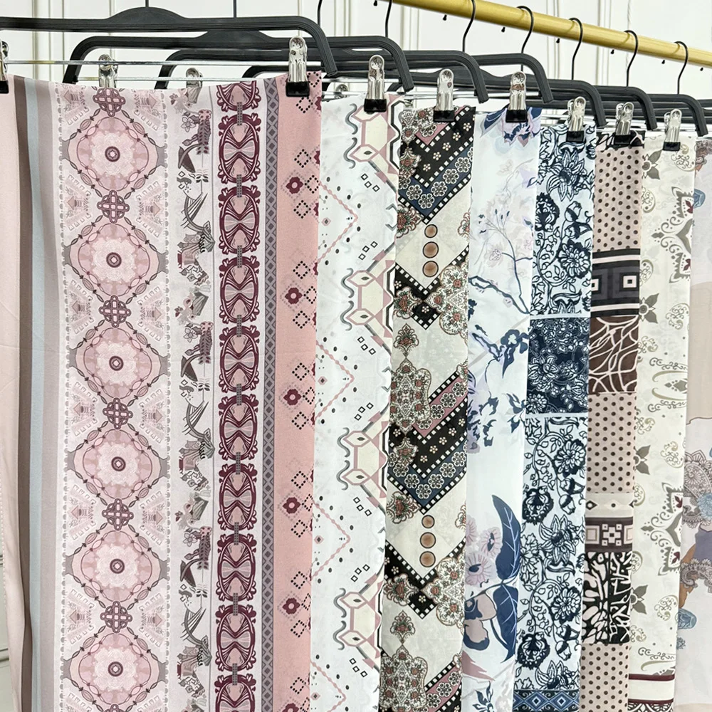 Khimar Ramadan & Alltag mit Print - close-up view