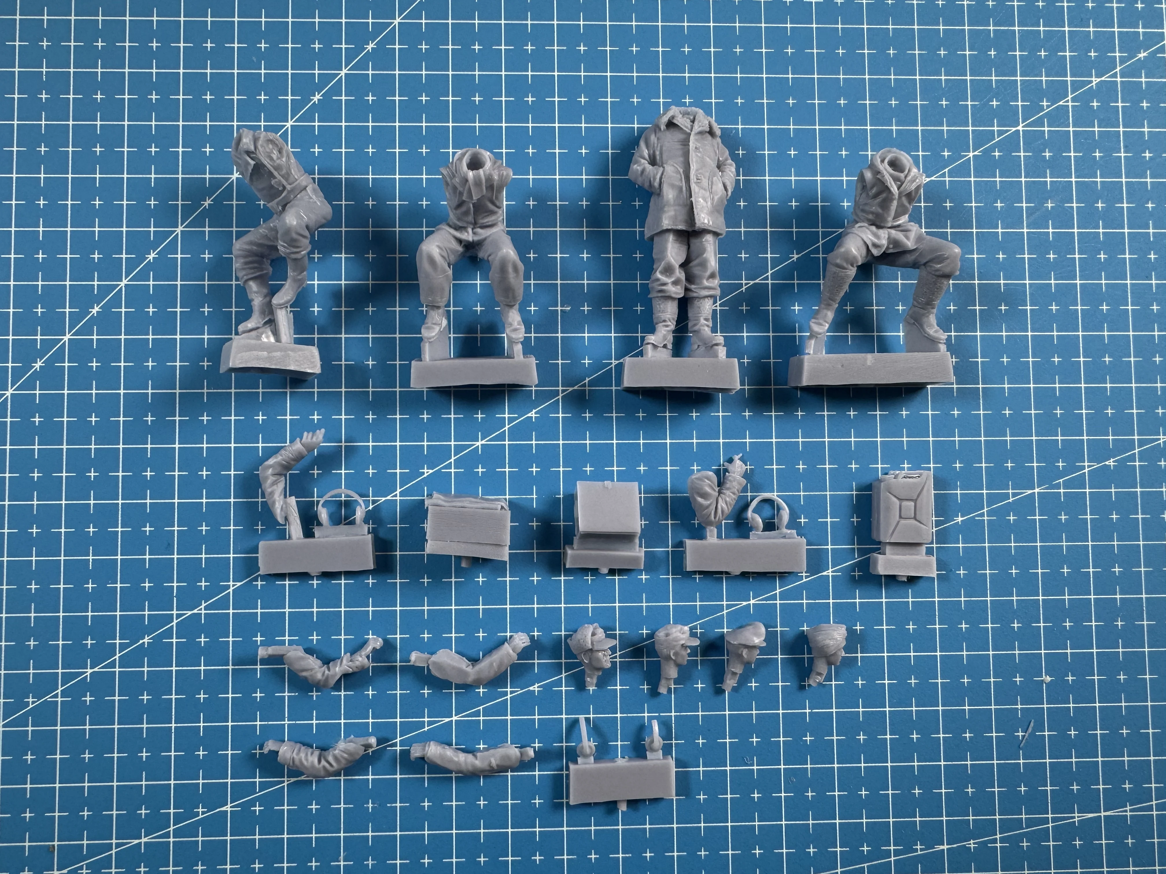 1: 35 مجموعة أدوات تجميع نموذج الراتنج، GK، طاقم الخزان مكون من 4 قطع، غير مطلي (باستثناء الخزان)