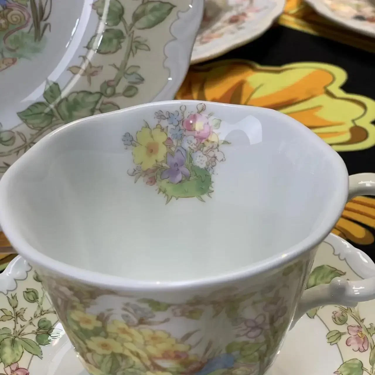 European Royal Bone China Coffee Cup and Saucer Dim Sum Plate Mouse Moving Series Dessert Plate Afternoon Tea Cup and Saucer