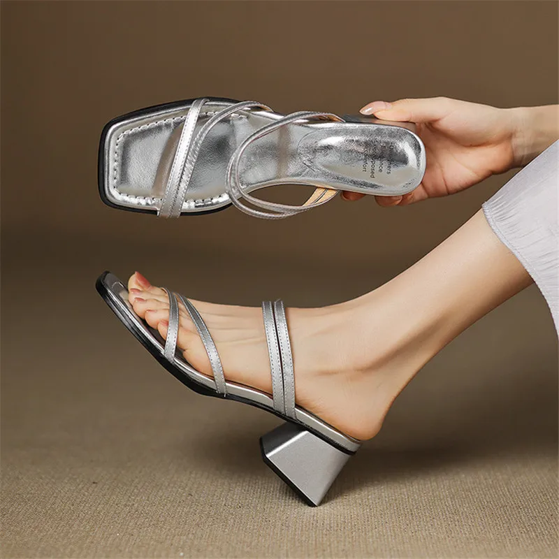 

Новые летние сандалии из натуральной кожи, женская обувь, сандалии с квадратным носком для женщин, модные шлепанцы на массивном каблуке, серебристые туфли на высоком каблуке
