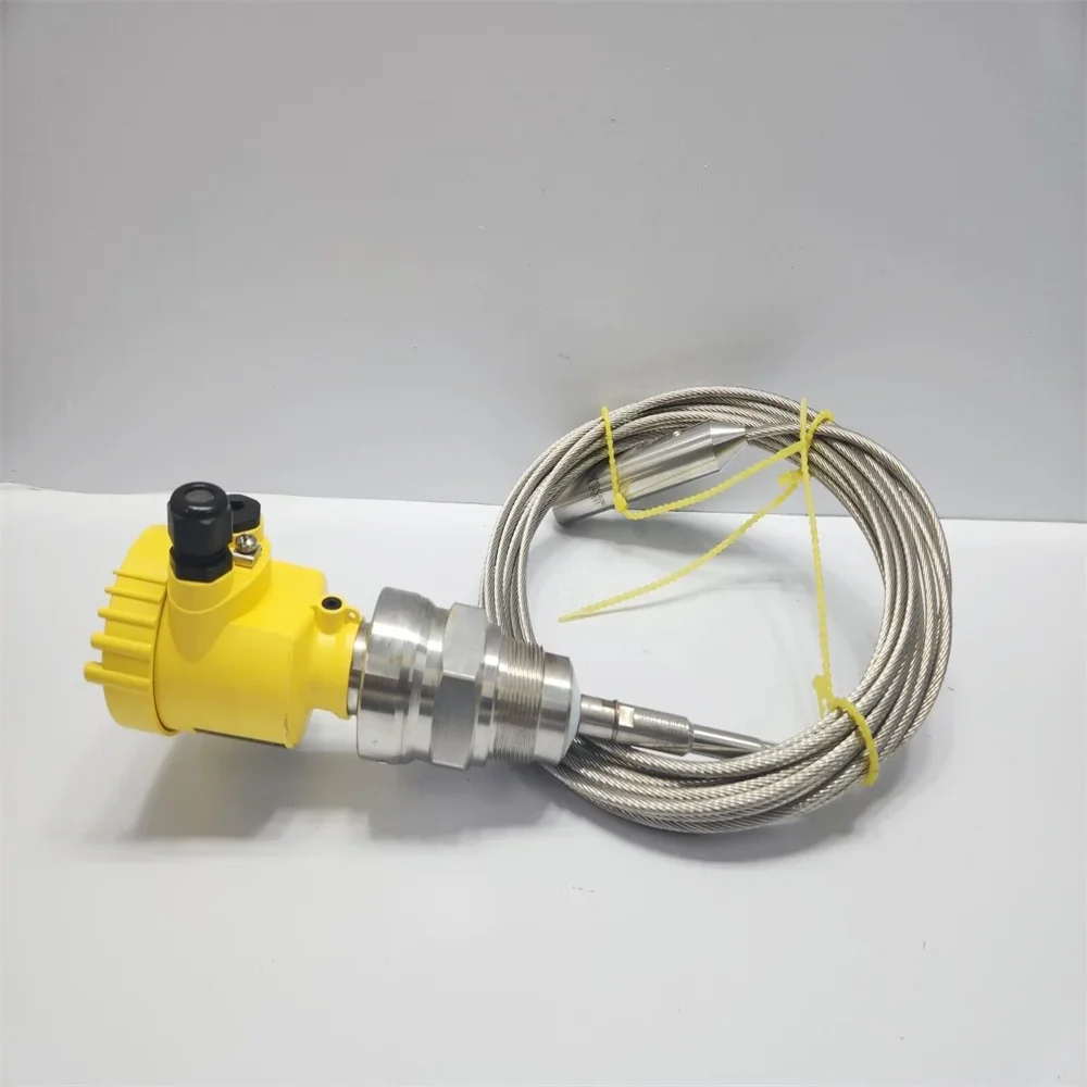 Vega VEGAFLEEX 62 Guided Wave Cable Mounting TRD Level Sensor  with Range of  32 Meters