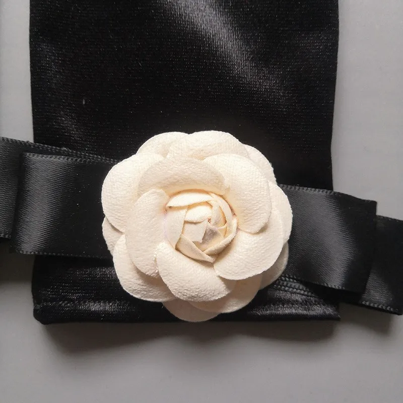 Original Celebrity Camellia Vintage Black Short Satin Hepburn Gloves Stage Banquet Bridal Accessories Modeling Photographic