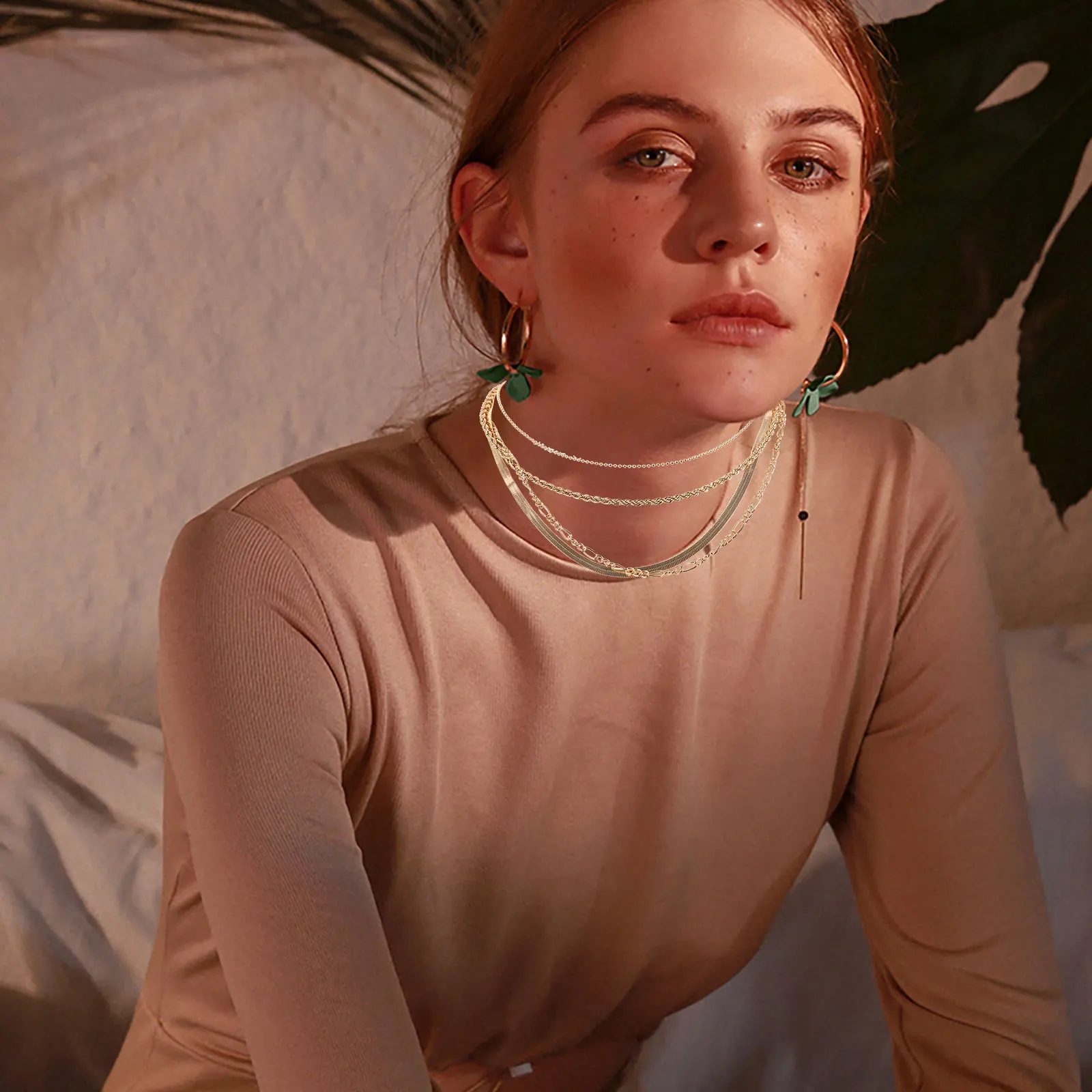 

4Pcs Gold Layering Necklaces for Women Stylish Multi-Layer Chain Necklace Set Perfect for Holiday Gift Valentine's Day Beach