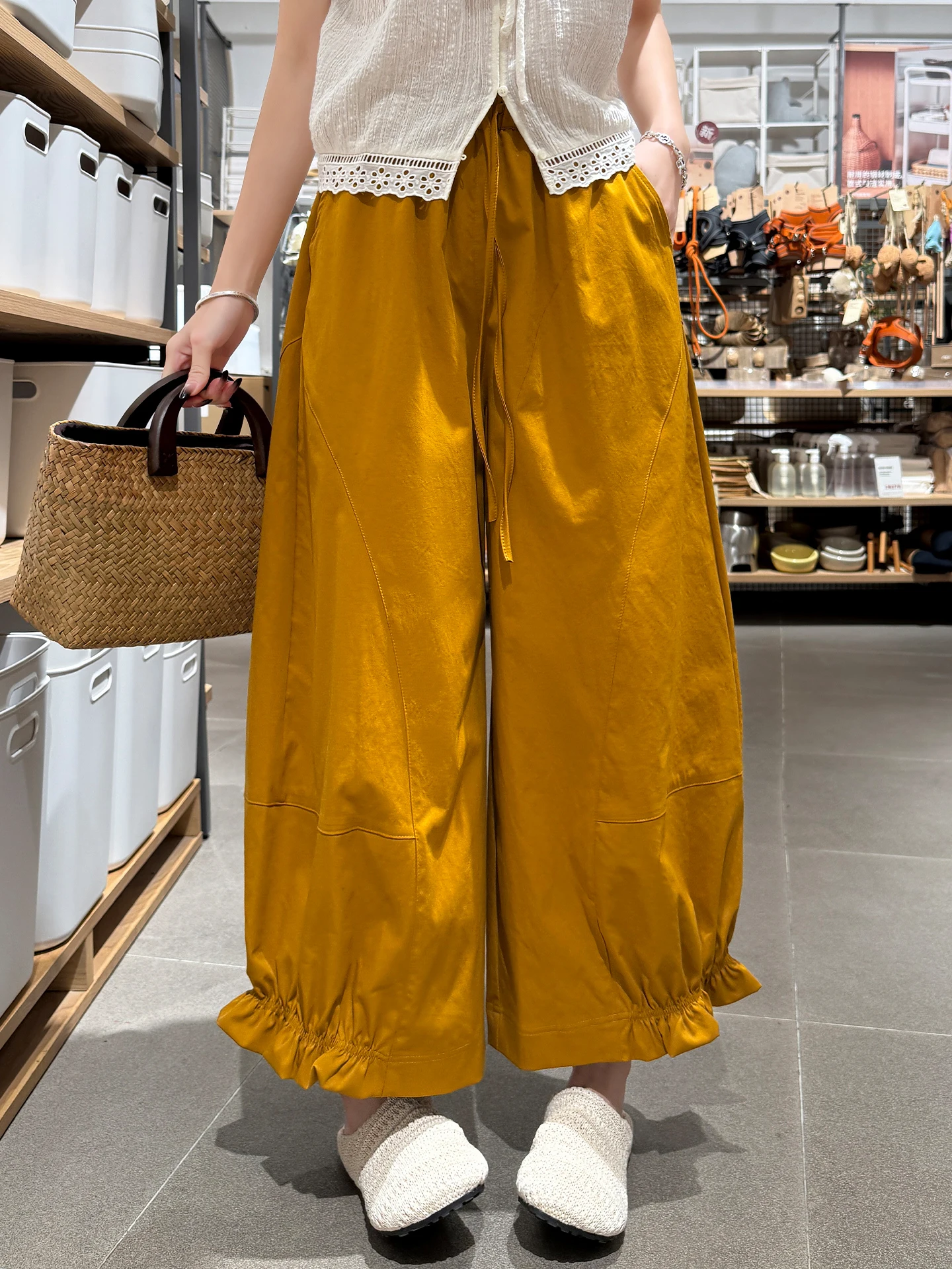 Pantalones de mujer de talla pequeña, finos, fluidos y holgados, de pierna ancha, de verano, con cintura alta y cinturilla elástica, color naranja calabaza con diseño de capullo de flor.