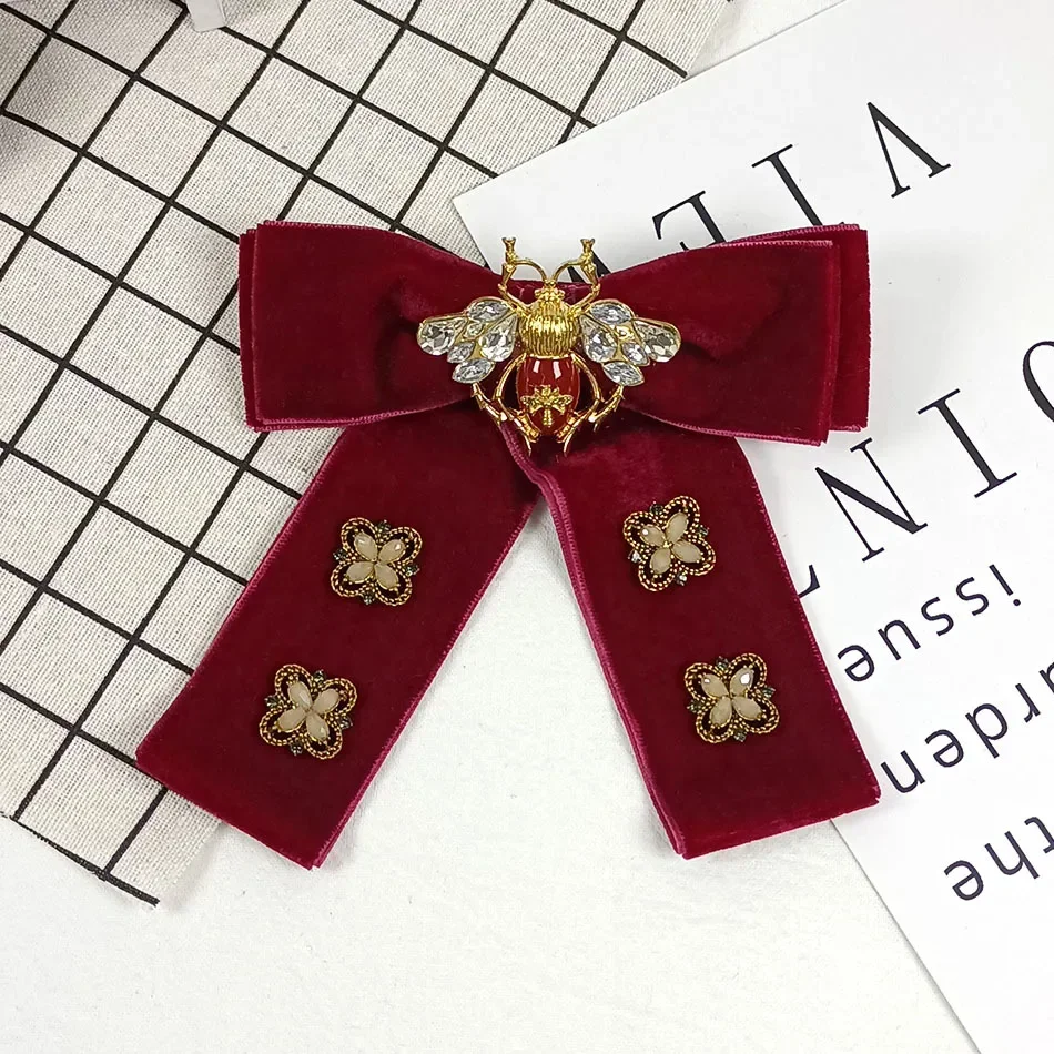 

Vintage Women's Bow Tie Velvet Rhinestones Bee Brooch French Korean Suit Shirt Collar Flower Bow-tie Pins Handmade Jewelry Gifts