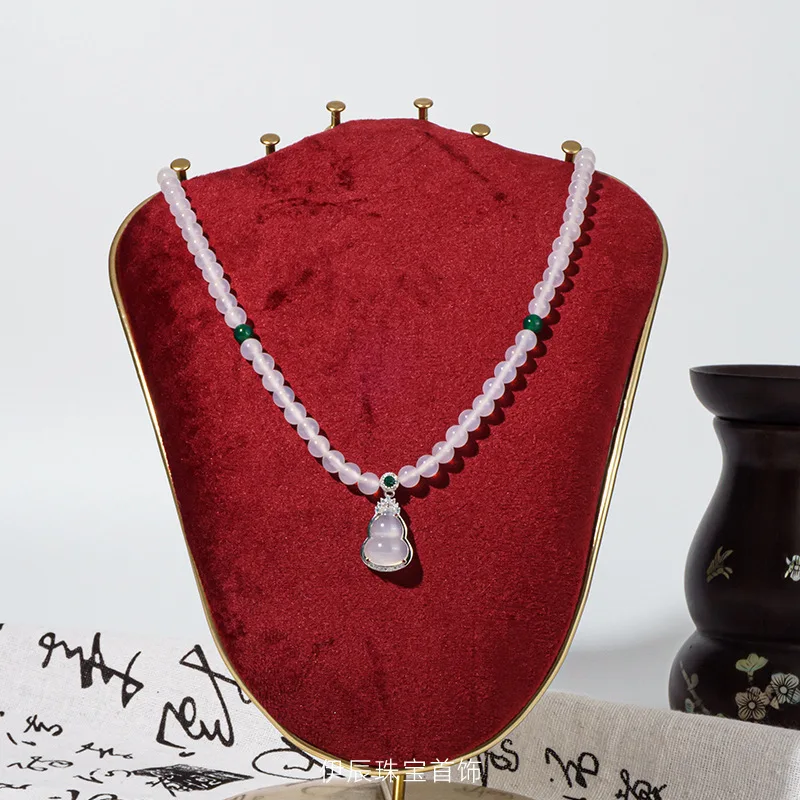 

Natural White Agate Chalcedony Gourd Necklace Vintage Accessories Collarbone