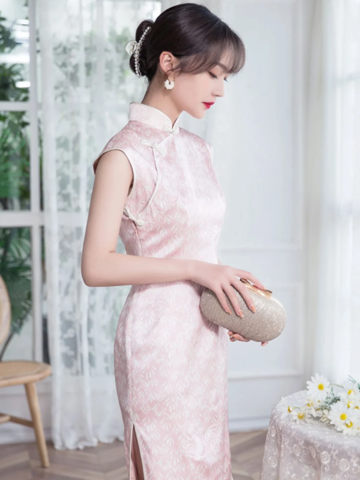 

Шелковое платье с цветочной вышивкой в винтажном стиле, с низким разрезом, для женщин 20-30 лет.