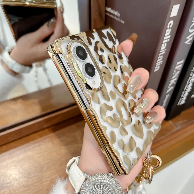 Etui z falistym wzorem w panterkę do Samsunga Galaxy Z Fold 8, szerokie etui ochronne z bransoletką, tylna obudowa na telefon komórkowy. — zdjęcie produktu 4