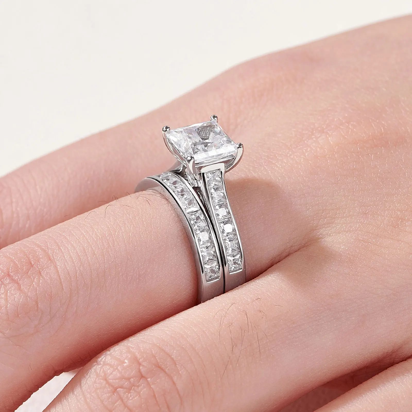 Newshe 2 Stück klassische Eheringe für Frauen 7*7mm Prinzessin geschnitten aaaaa Zirkon Sterling Silber Verlobung sring Schmuck