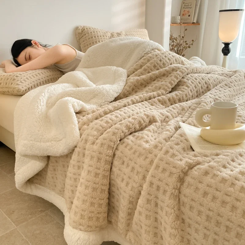 High Quality Thickened Warm 2-layer Blanket Fall Winter Artificial Lambswool Multi-functional Blanket Skin-friendly Cozy Blanket