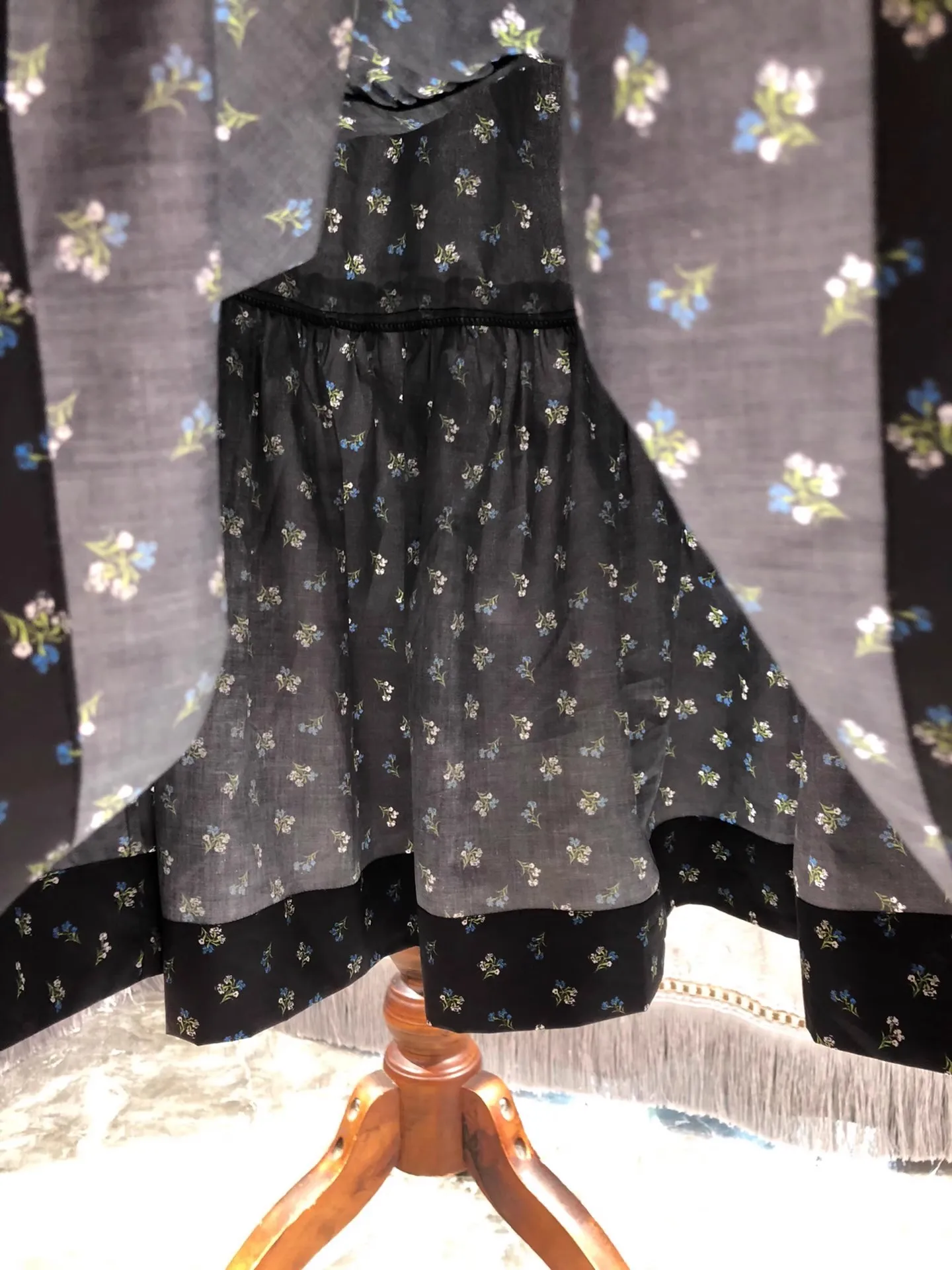 تنانير طويلة من القطن 100% موضة صيف 2025 للسيدات بخصر مطاطي ومطبوعات زهور صغيرة حلوة أنيقة للحفلات تنورة طويلة للنوادي