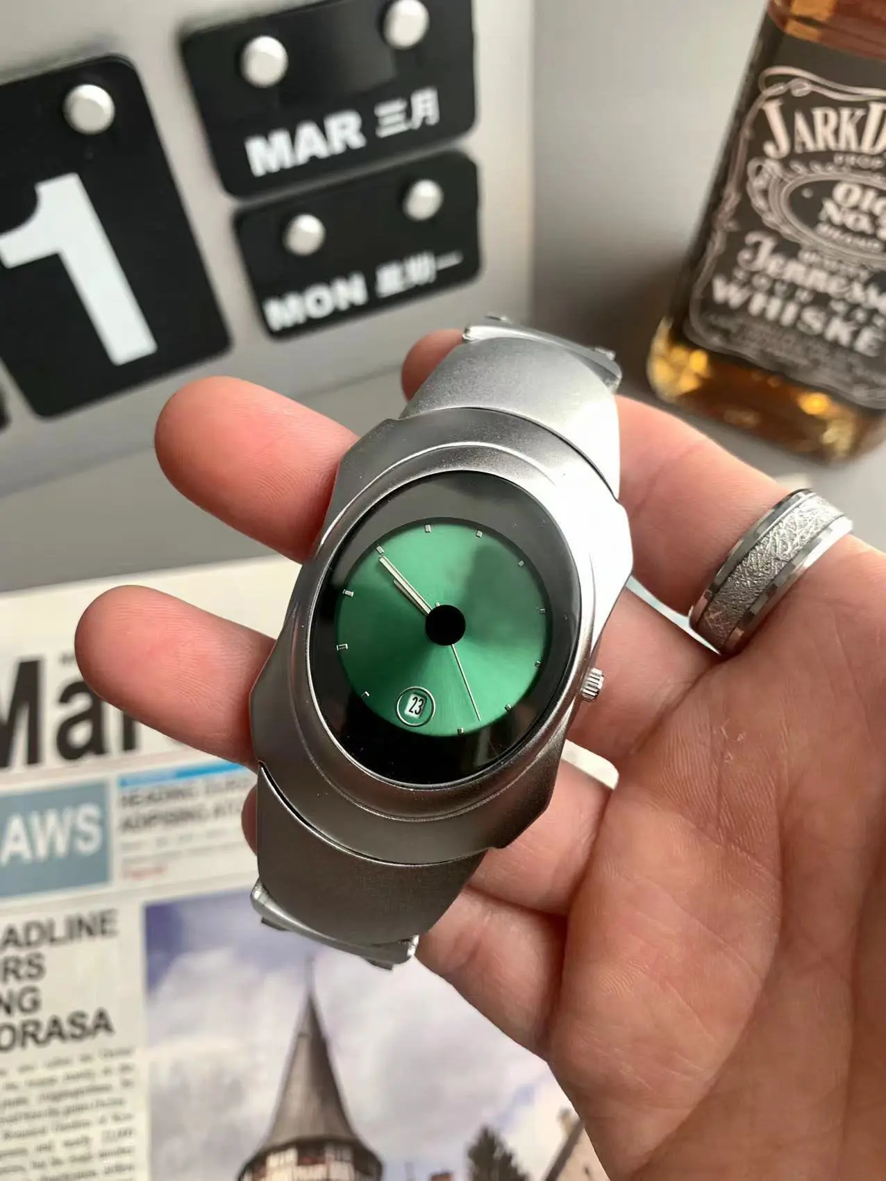 Y2K Blade Special-shaped Quartz Watches Retro Calendar Creative Watch Men Personalized Fashion Design High-end Trend Wristwatch